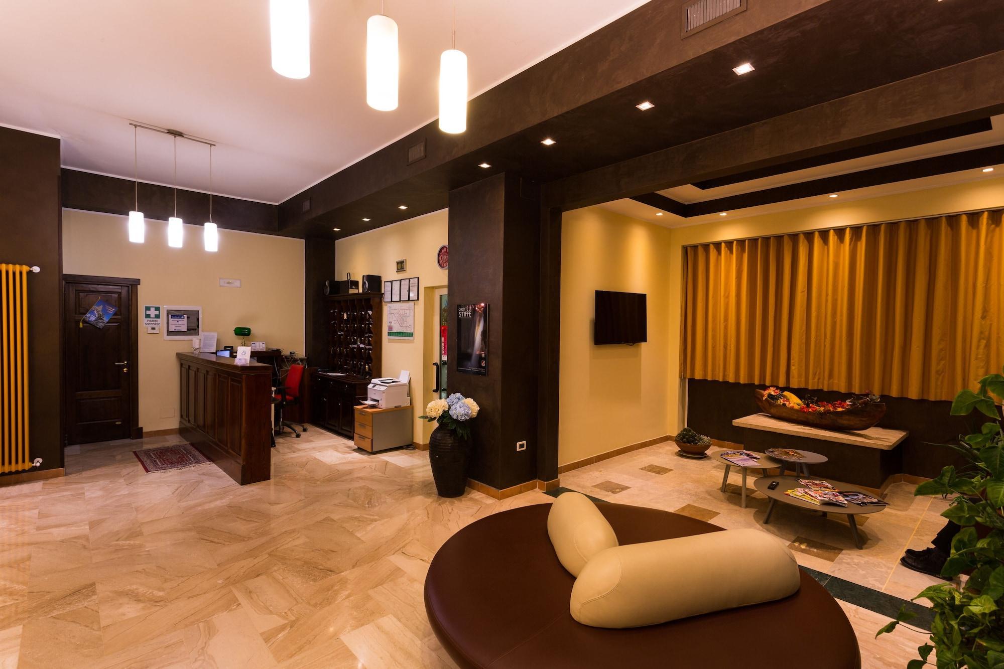Hotel Azzurro ラクイラ エクステリア 写真