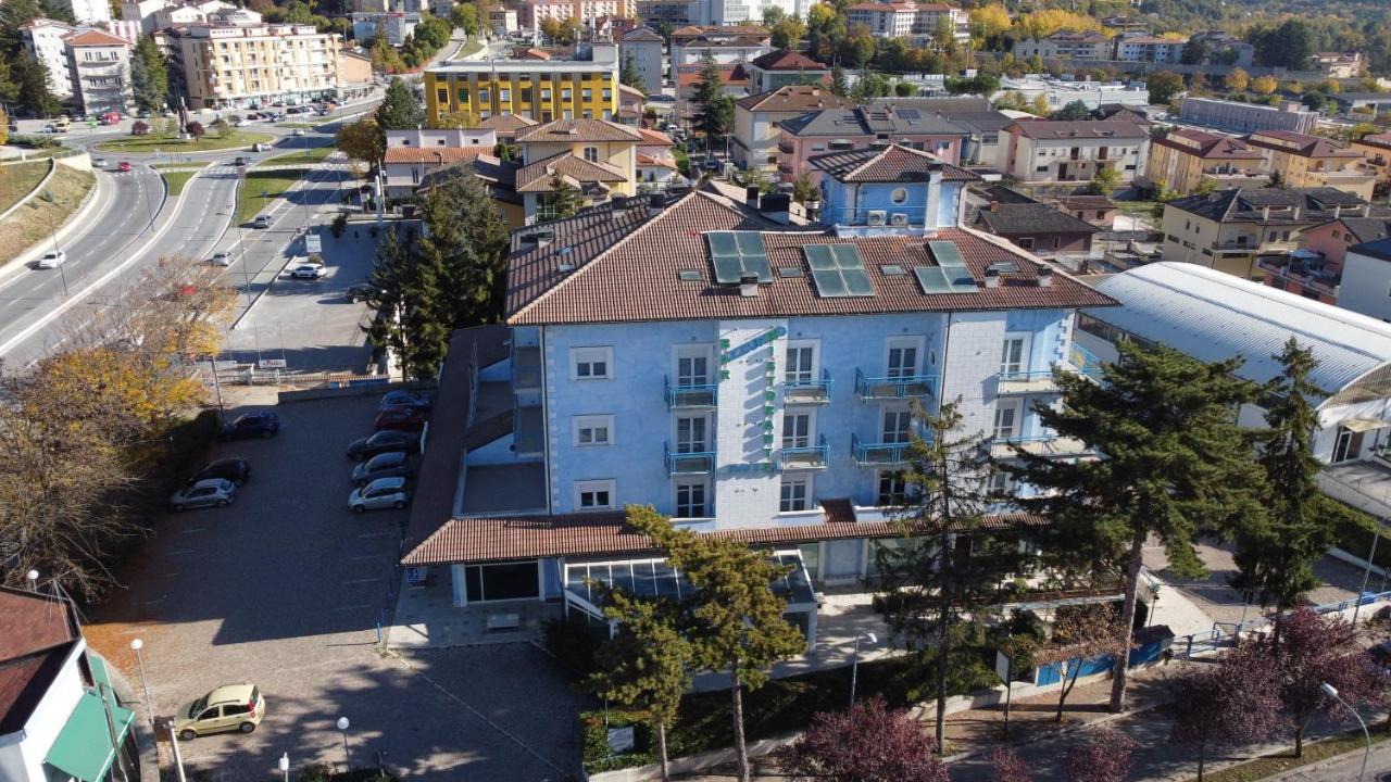 Hotel Azzurro ラクイラ エクステリア 写真