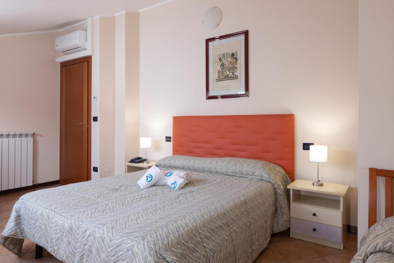 Hotel Azzurro ラクイラ エクステリア 写真