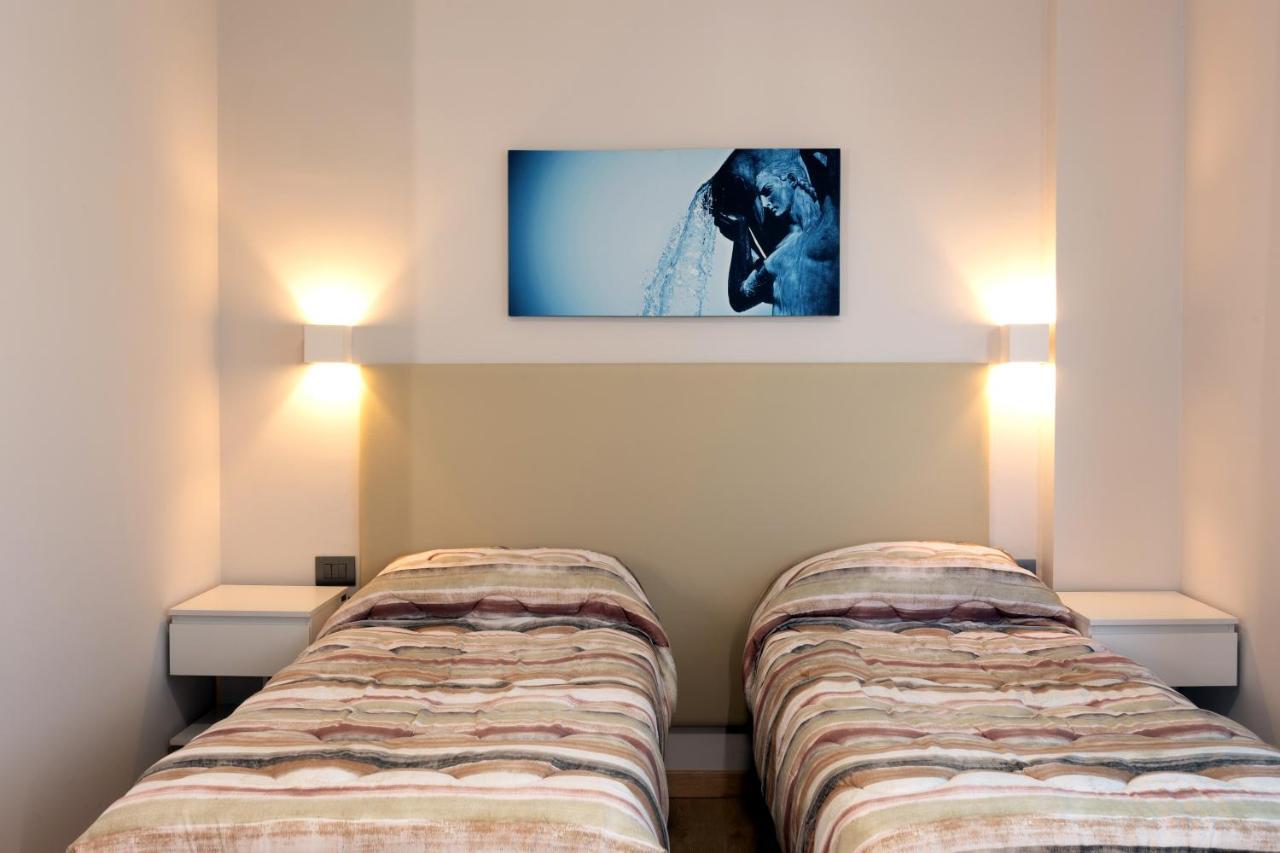Hotel Azzurro ラクイラ エクステリア 写真